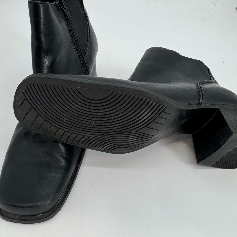 White Mountain Size 9 Women's Black Leather Square Toe Block Heel Ankle Booties - Picture 5 of 5